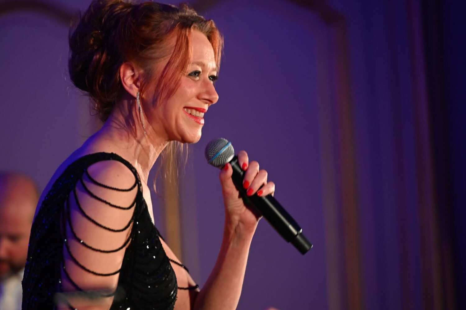 Agence-Eclaireuse-Evénementiel-Paris-ChanteuseLivePriscaDemarez