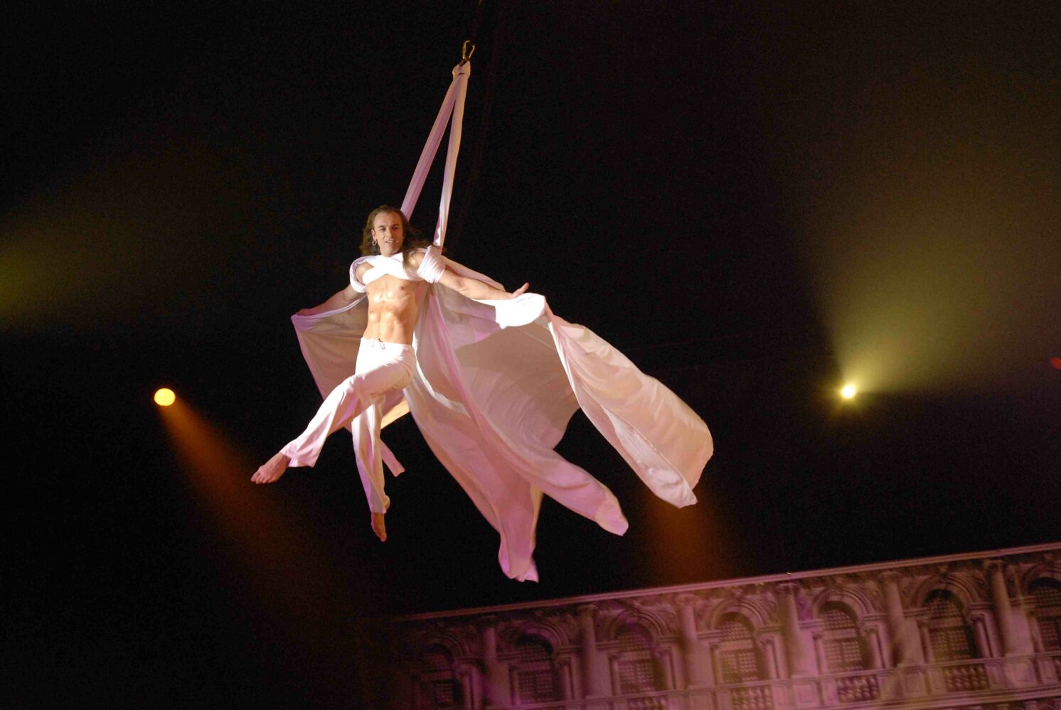 Agence-Eclaireuse-Evénementiel-Paris-TissuAerien