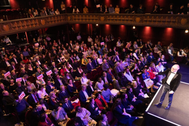 Armee-Salut-Nuit-Philanthropie-Trianon-110-Eclaireuse