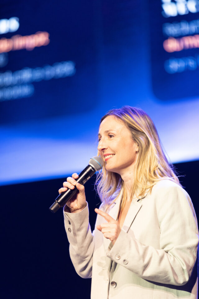 Armee-Salut-Nuit-Philanthropie-Trianon-79-Eclaireuse