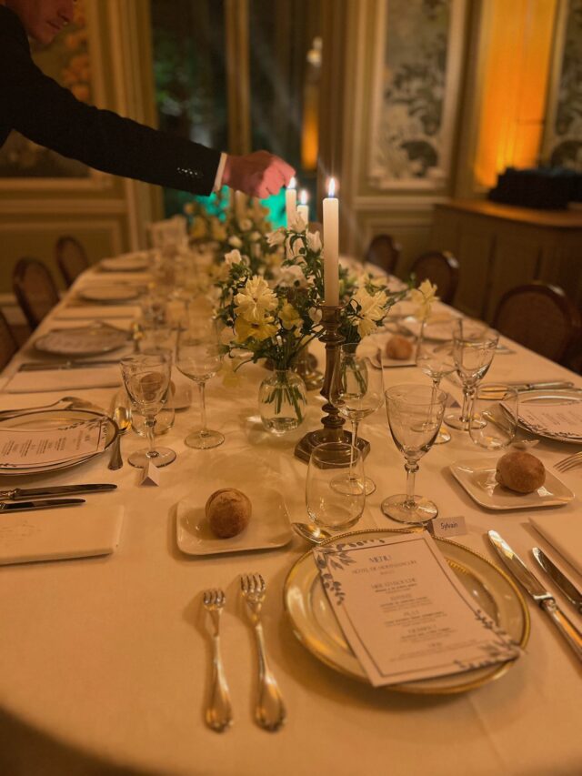 Diner-intimiste-hotel-particulier-Paris-Eclaireuse