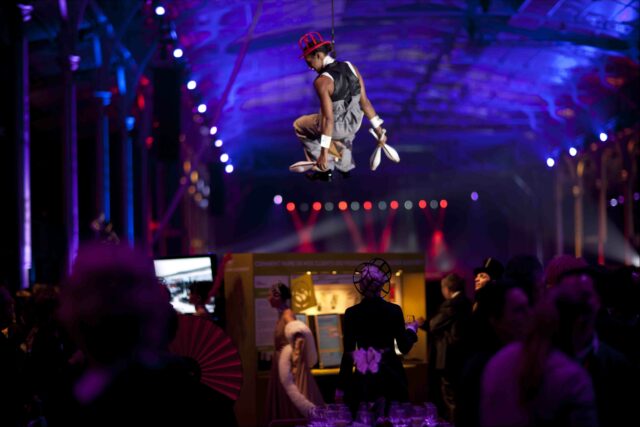 Direction-Artistique-Artistes-Evenementiel-Jongleur-Grande-Halle-Villette