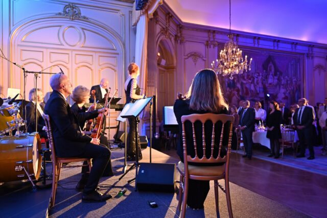 Musique-live-Sur-mesure-Eclaireuse