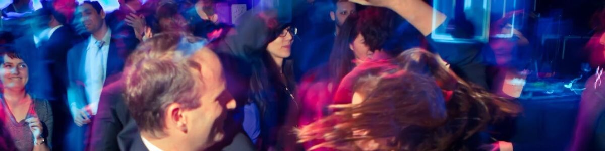 Soirée dansante avec DJ et musique live